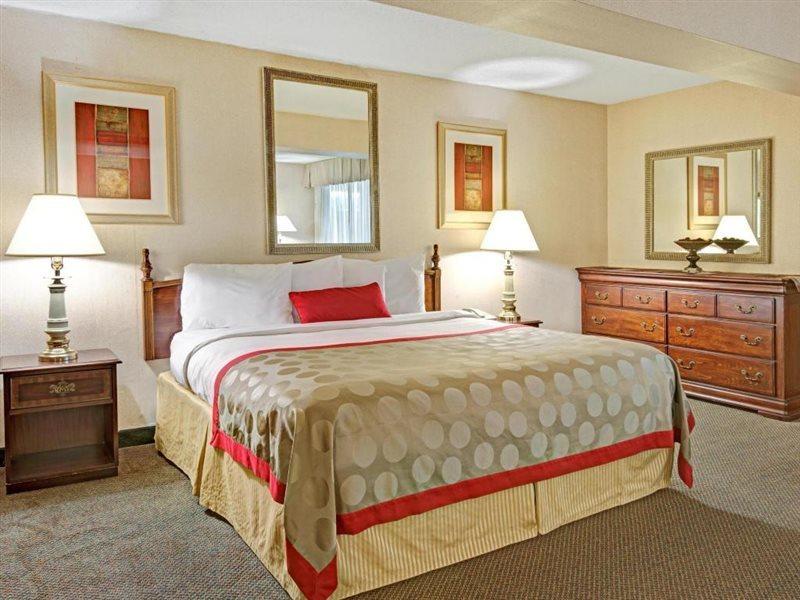 Ramada Overland Park Mission Kültér fotó