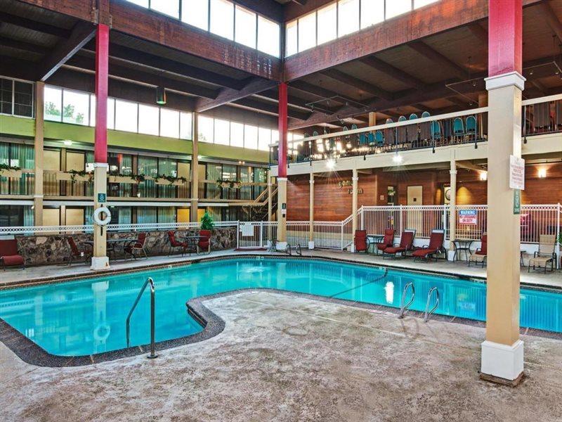 Ramada Overland Park Mission Kültér fotó