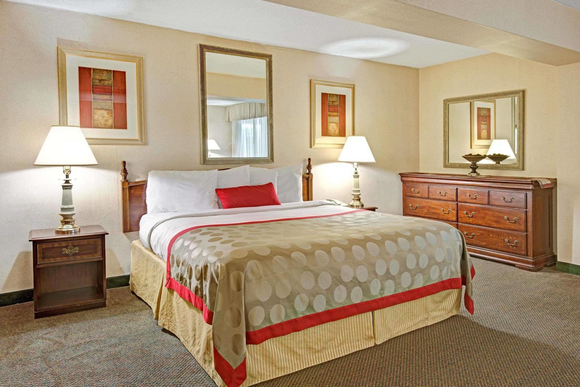 Ramada Overland Park Mission Kültér fotó